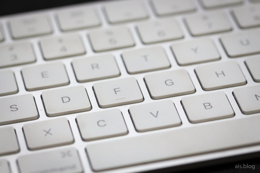 apple wireless keyboard closeup
