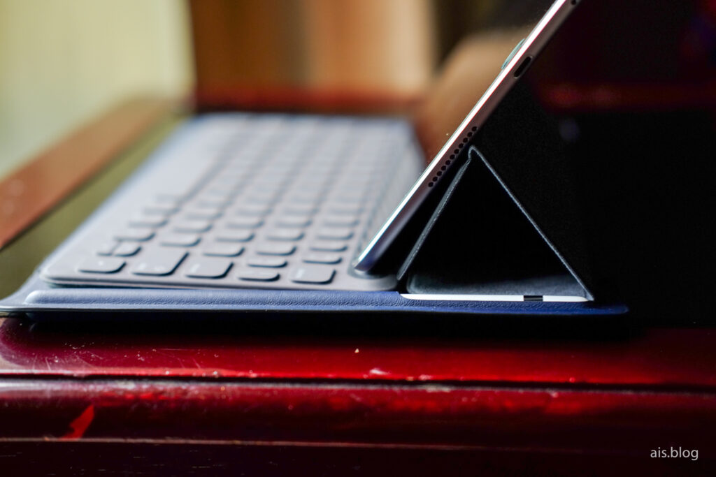 ipad pro 10.5 with smart keyboard